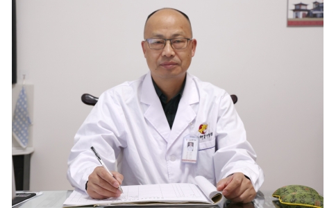 喜訊！熱烈祝賀馬志忠主任榮獲第二屆國醫(yī)大師劉志明（湘潭）中醫(yī)藥發(fā)展貢獻獎，并入選全國基層名老中醫(yī)藥專家傳承工作室建設(shè)項目